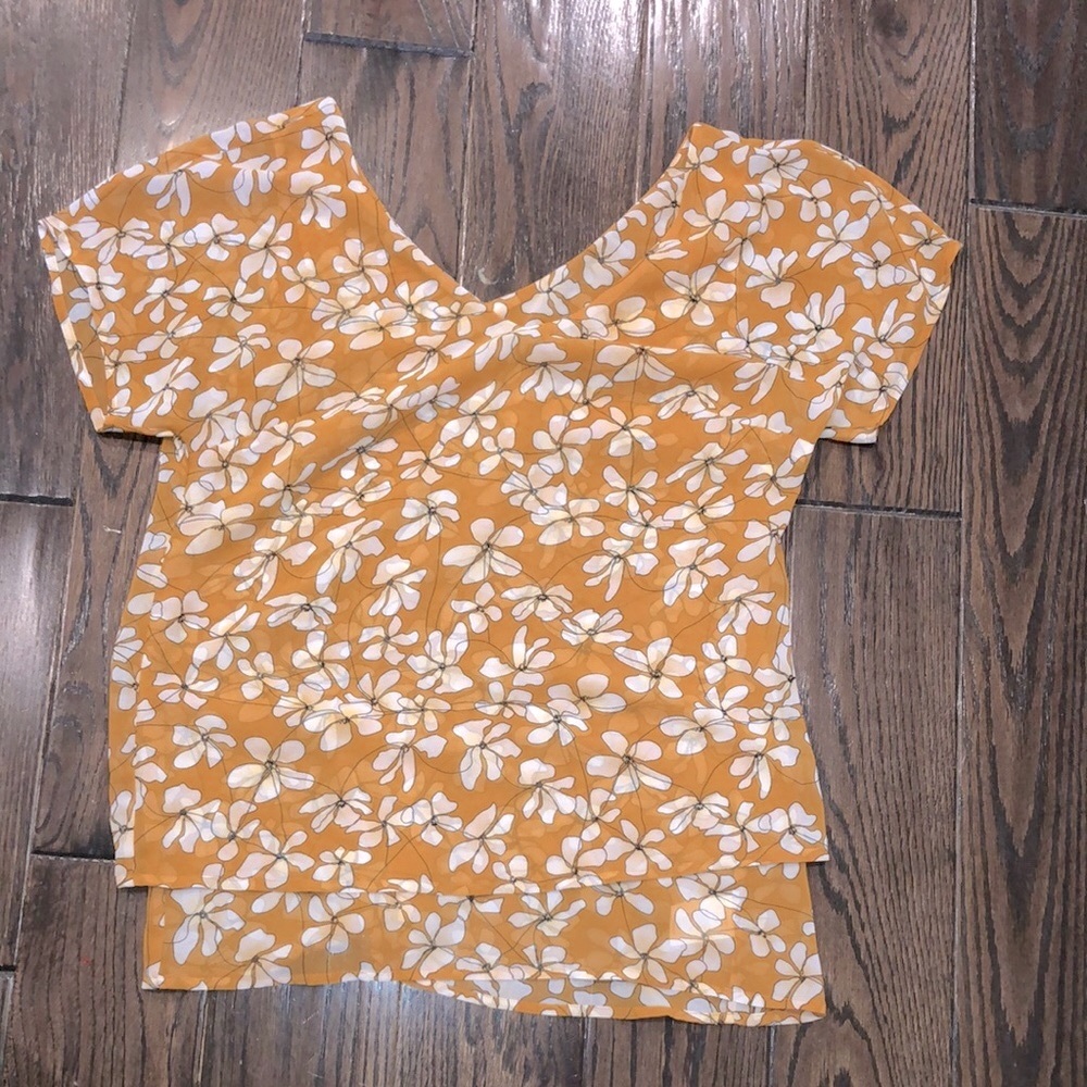 Cabi yellow floral top size xsmall